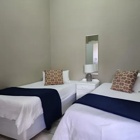 Muir Holiday Apartments Stilbaai Exterior photo